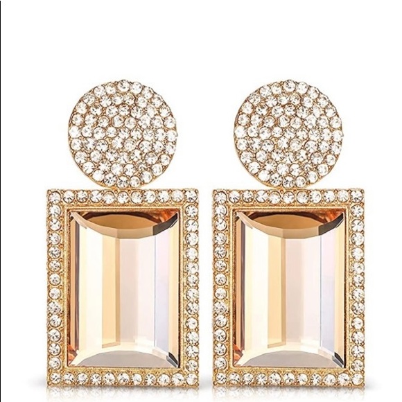 Glam Earrings - Picture 4 of 4